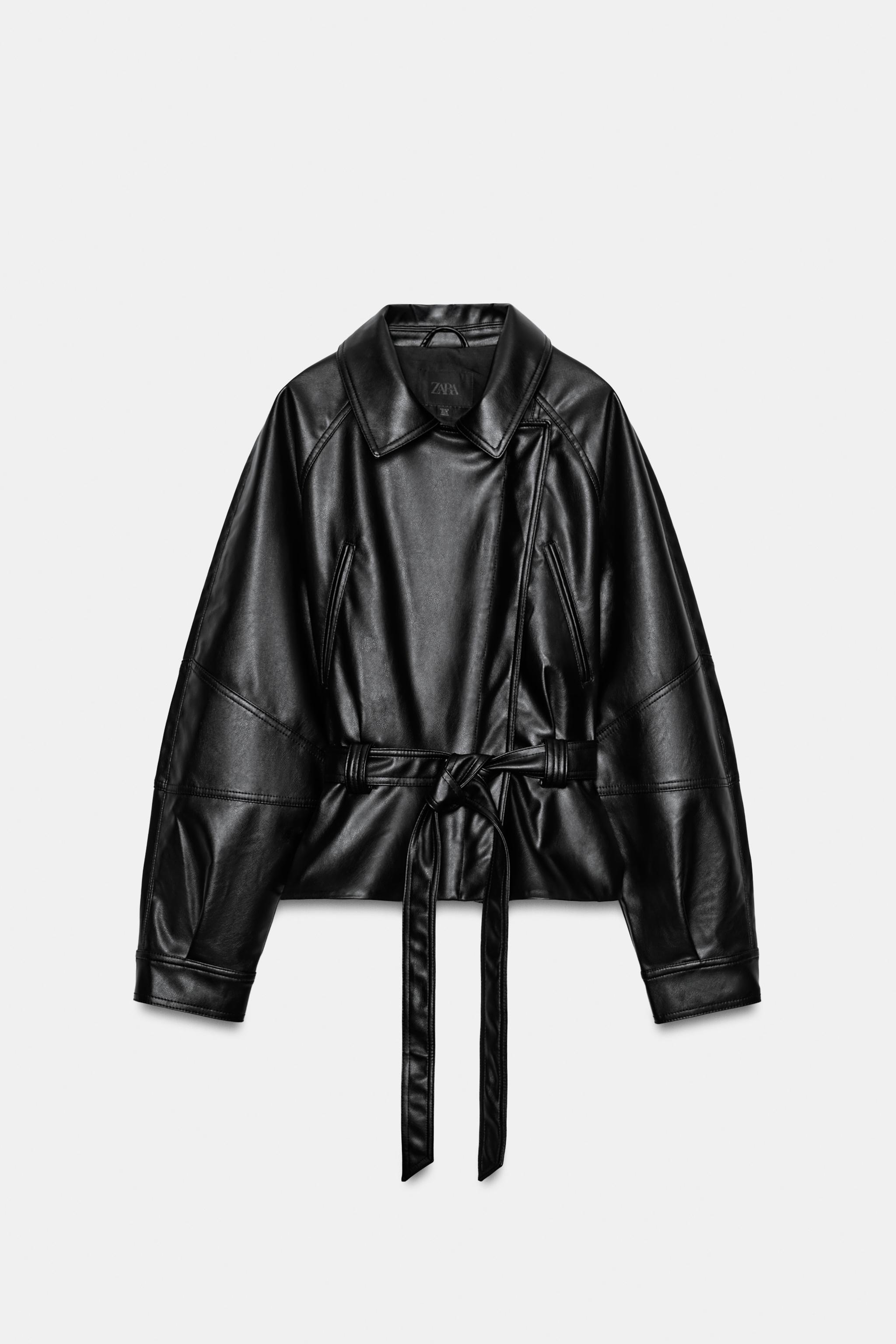 VESTE EN MATIÈRE SYNTHÉTIQUE AVEC CEINTURE